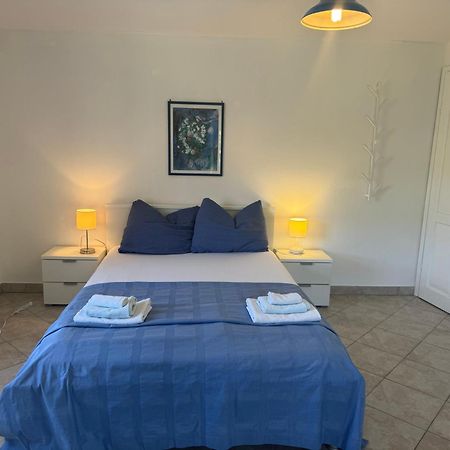 וולי לוסיניי Mediterranes Ferienhaus M. Terrasse מראה חיצוני תמונה