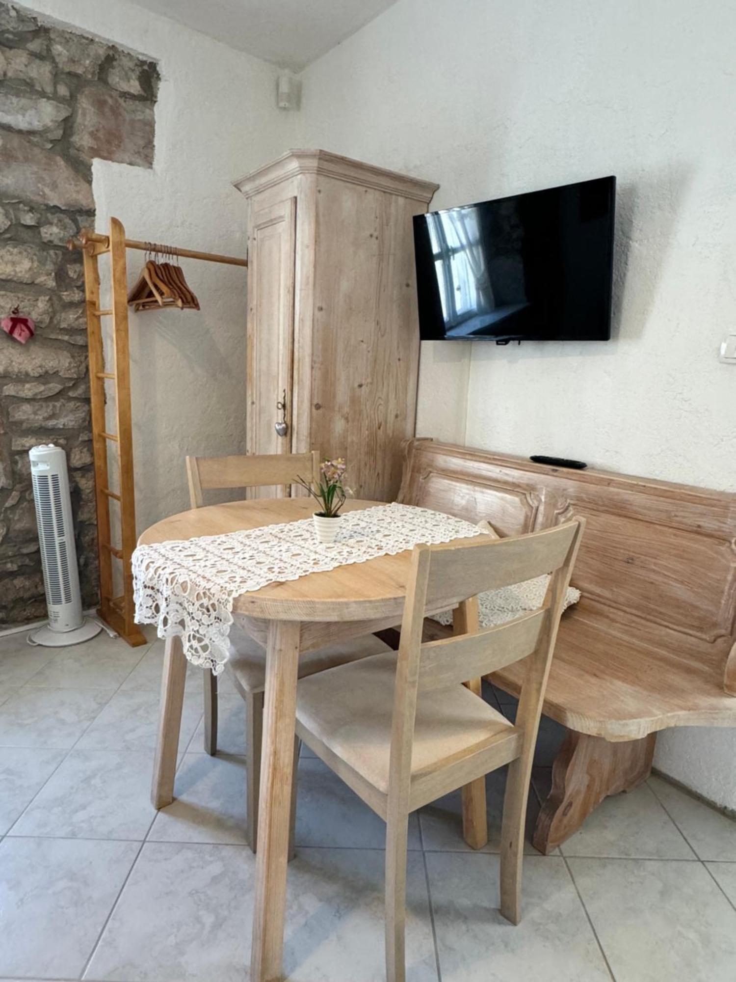 וולי לוסיניי Mediterranes Ferienhaus M. Terrasse מראה חיצוני תמונה