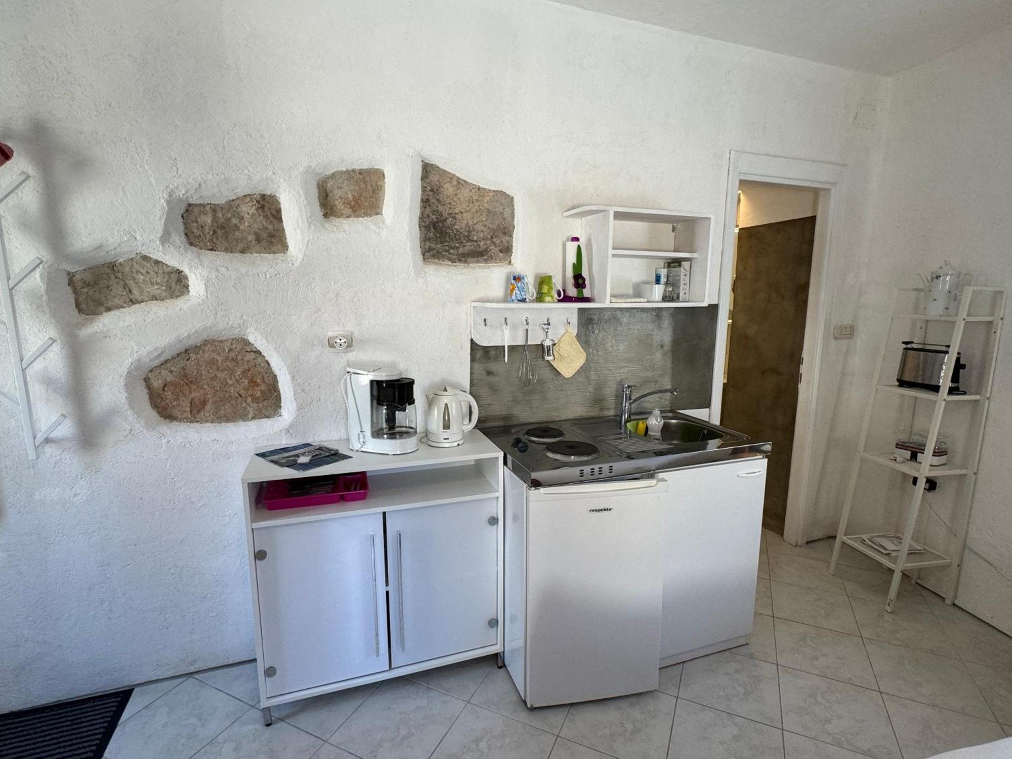 וולי לוסיניי Mediterranes Ferienhaus M. Terrasse מראה חיצוני תמונה