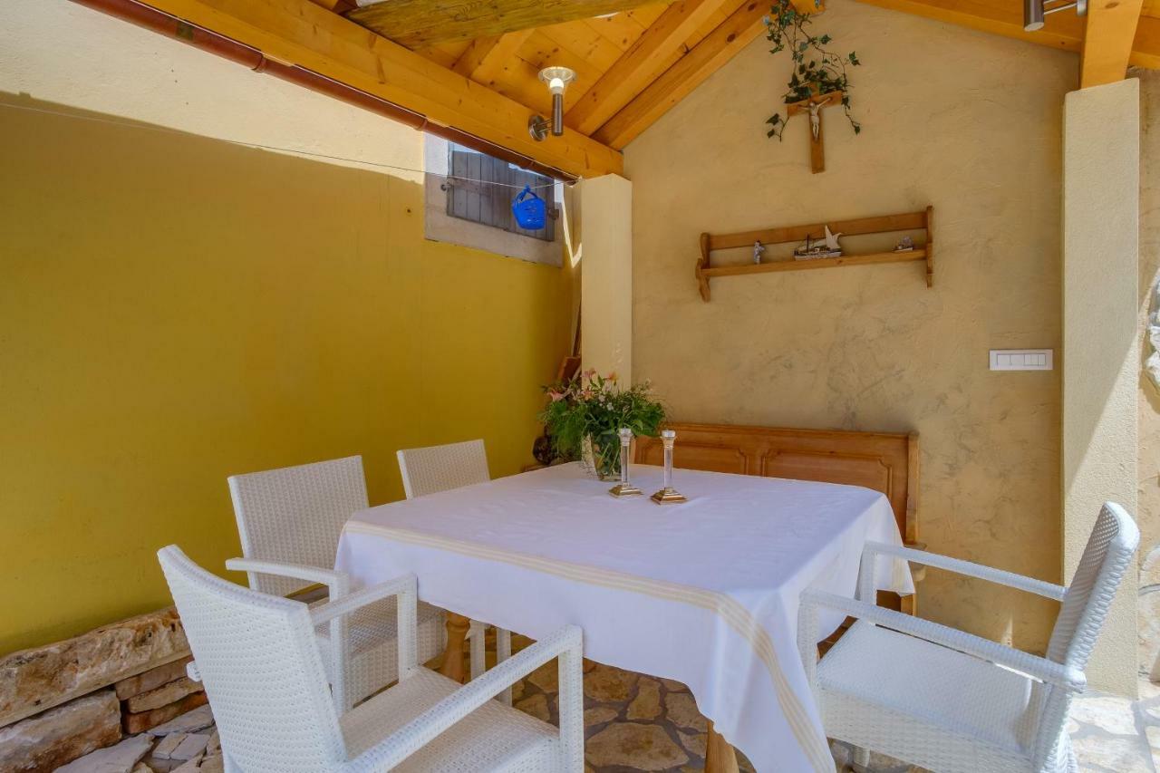 וולי לוסיניי Mediterranes Ferienhaus M. Terrasse מראה חיצוני תמונה